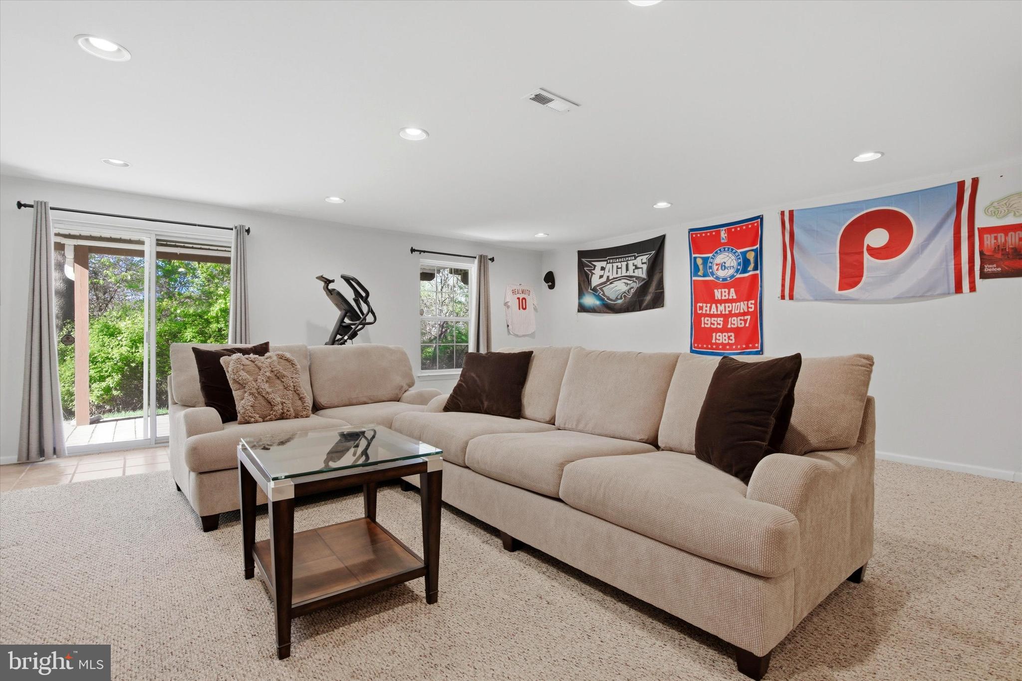 325 GREEN VIEW COURT