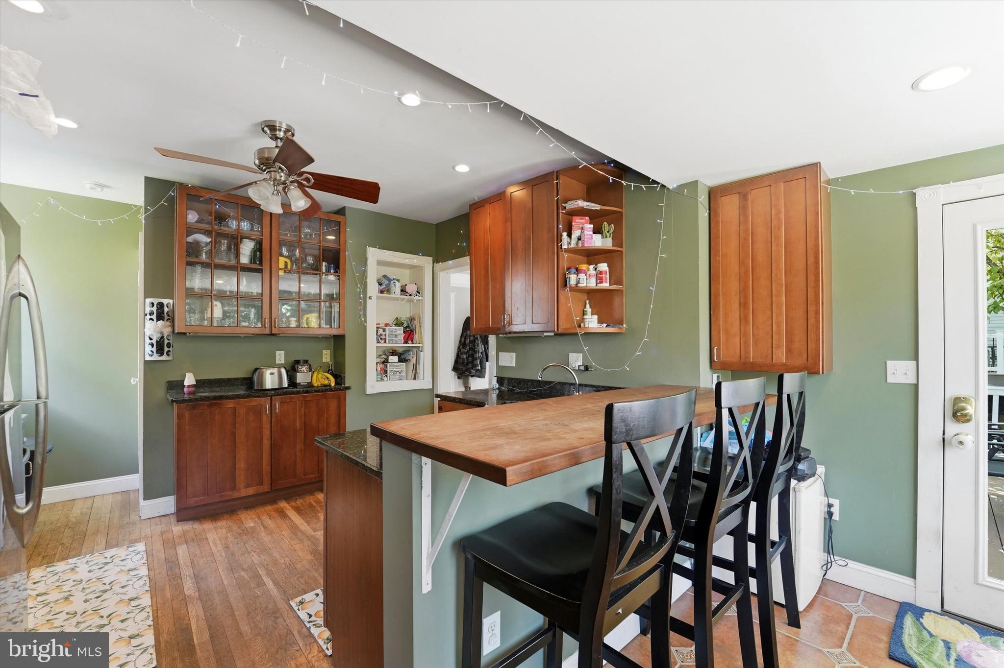8228 MANOR ROAD