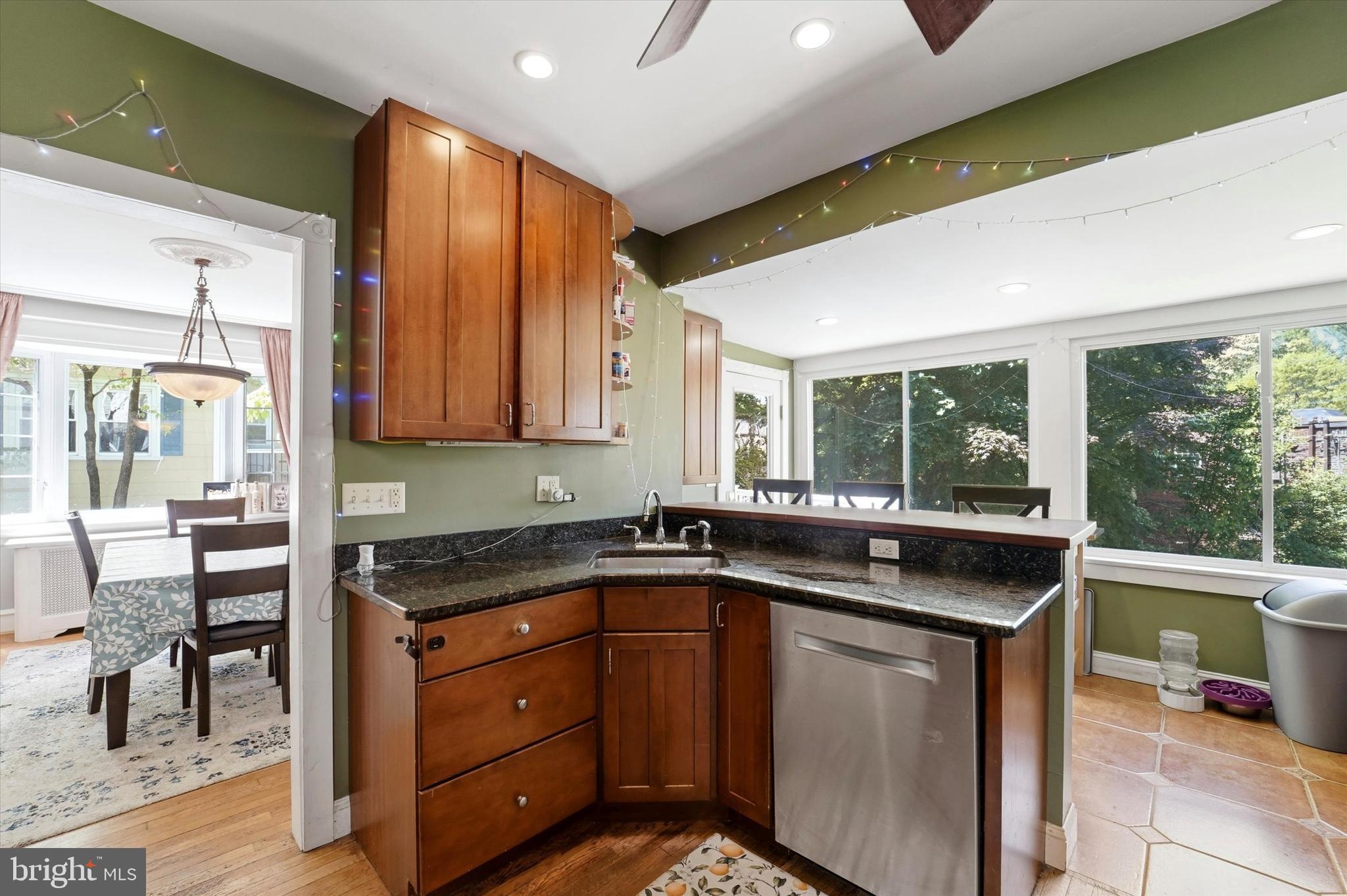8228 MANOR ROAD