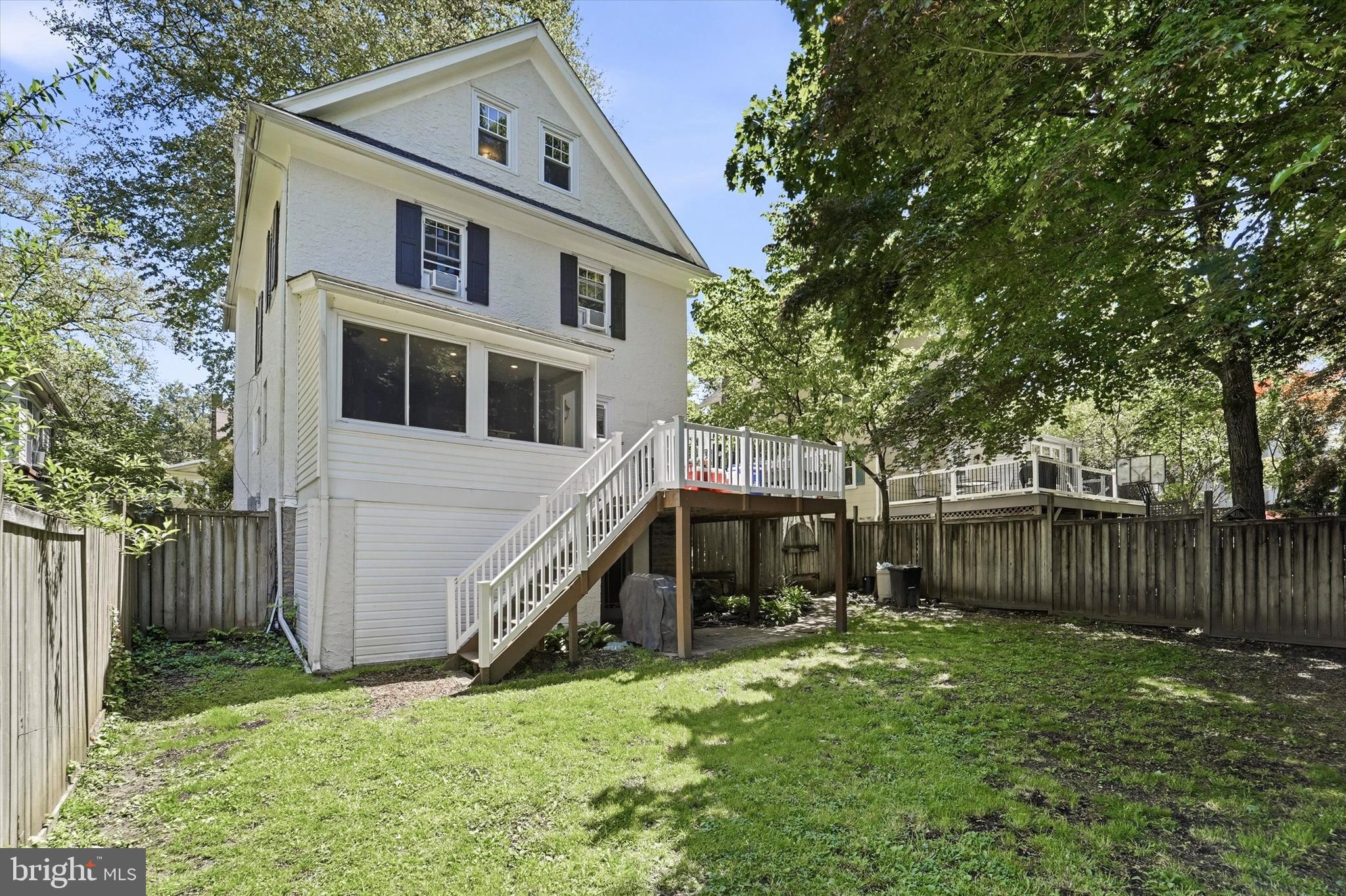 8228 MANOR ROAD
