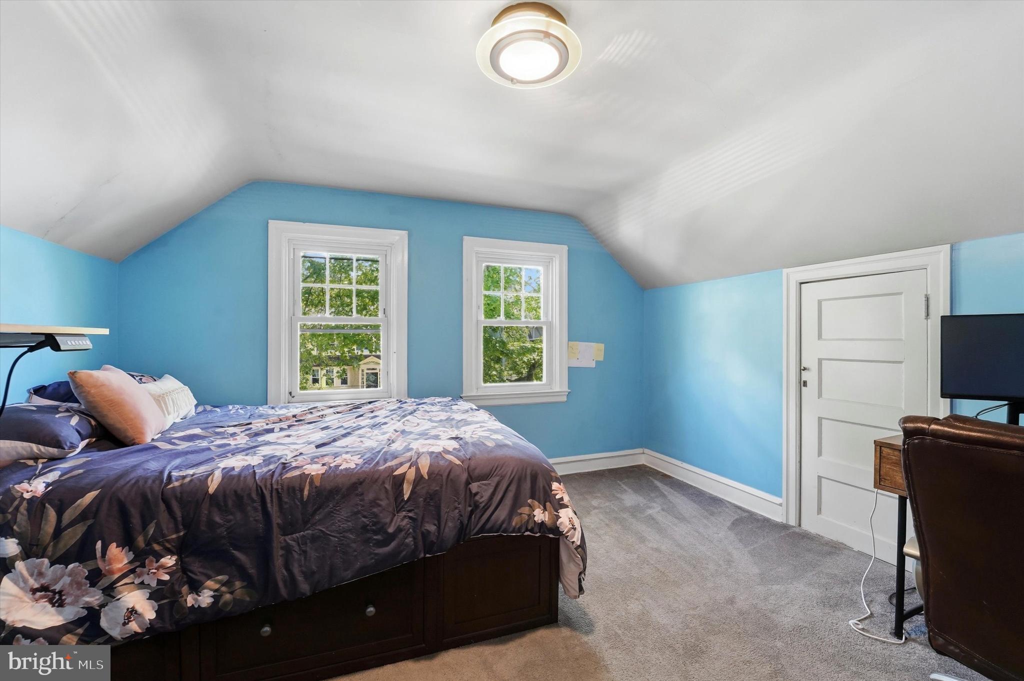8228 MANOR ROAD