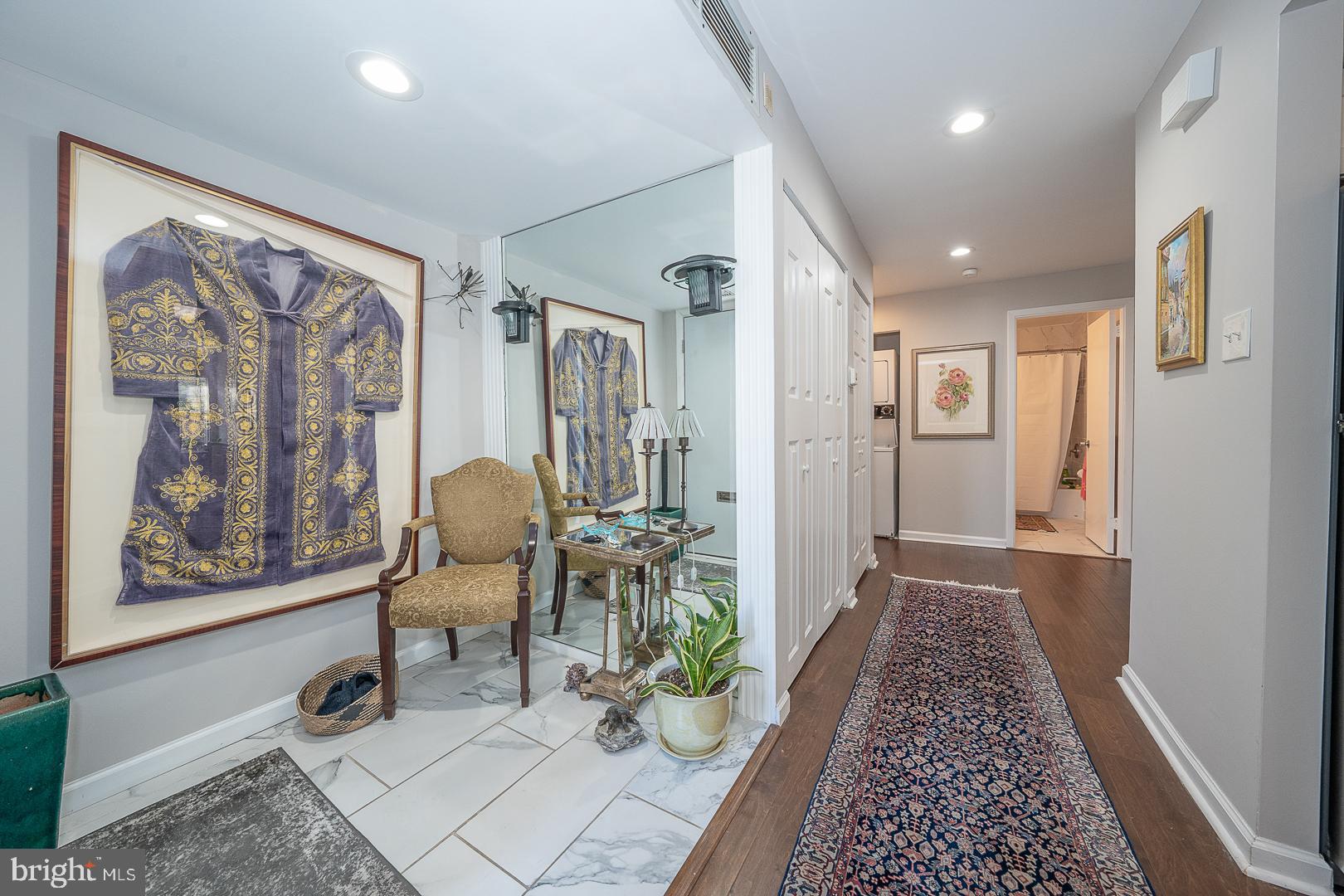 1710 OAKWOOD 3-B
