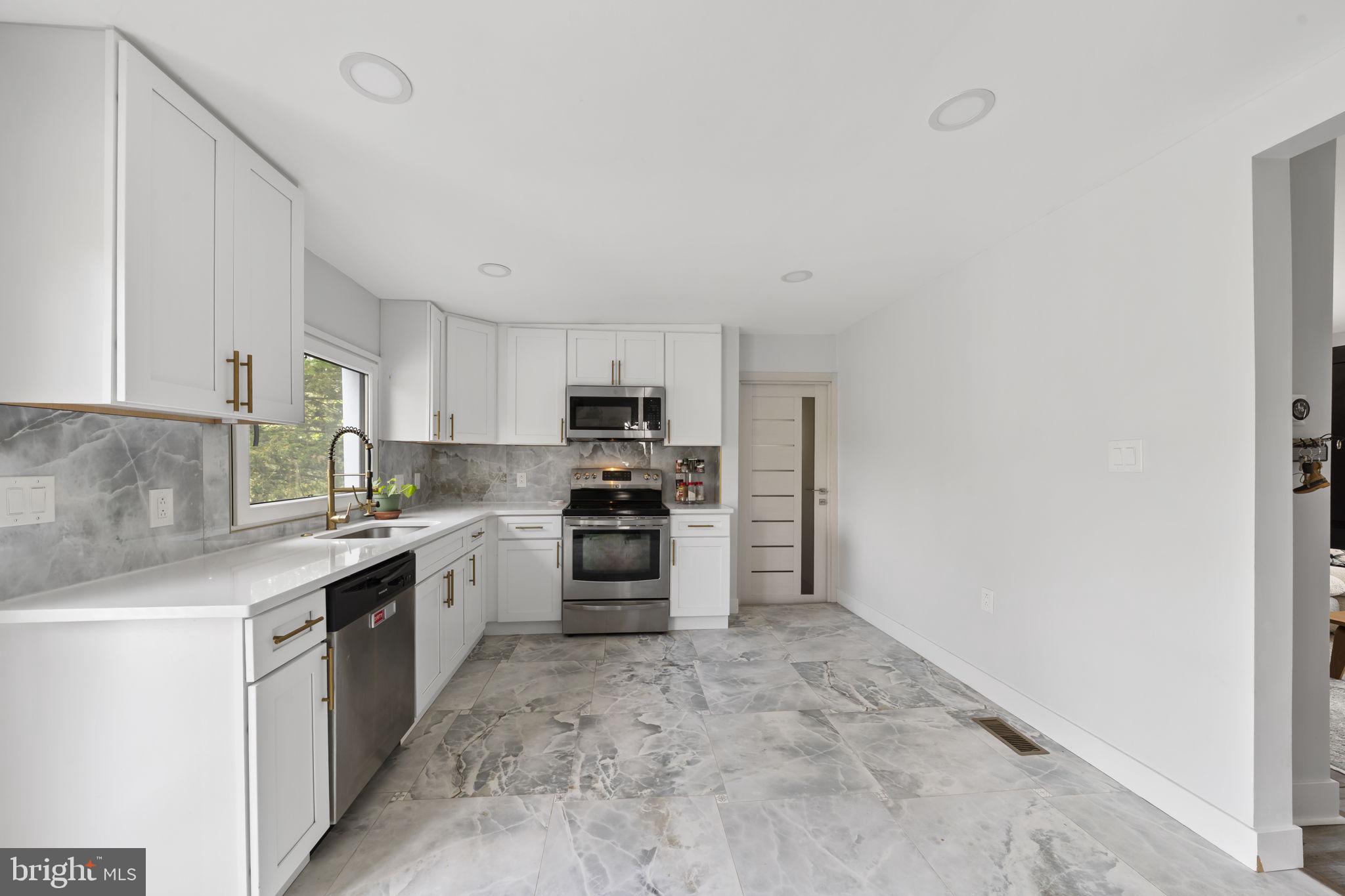 2549 W CHURCH ROAD