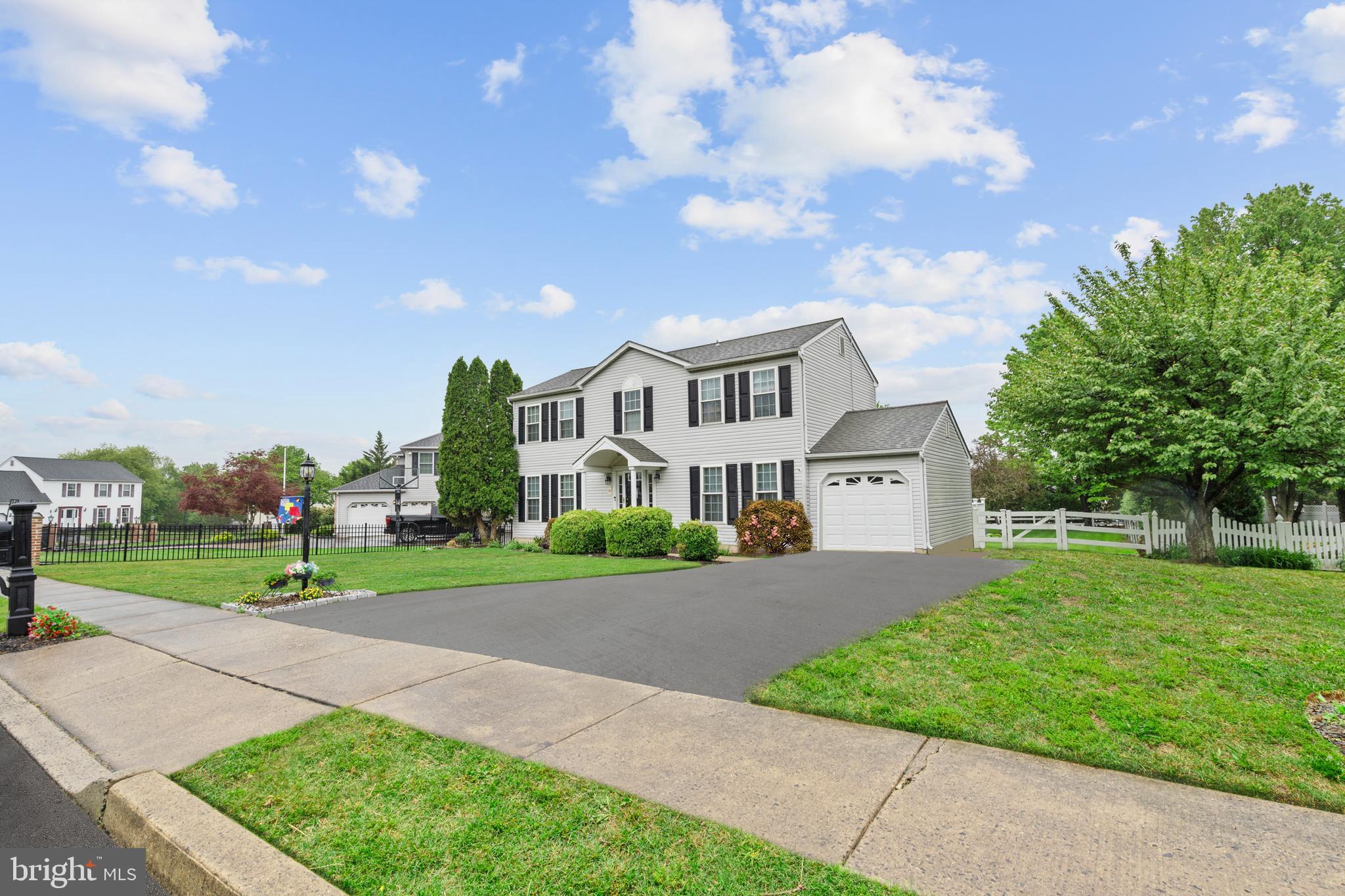 115 ELIO CIRCLE