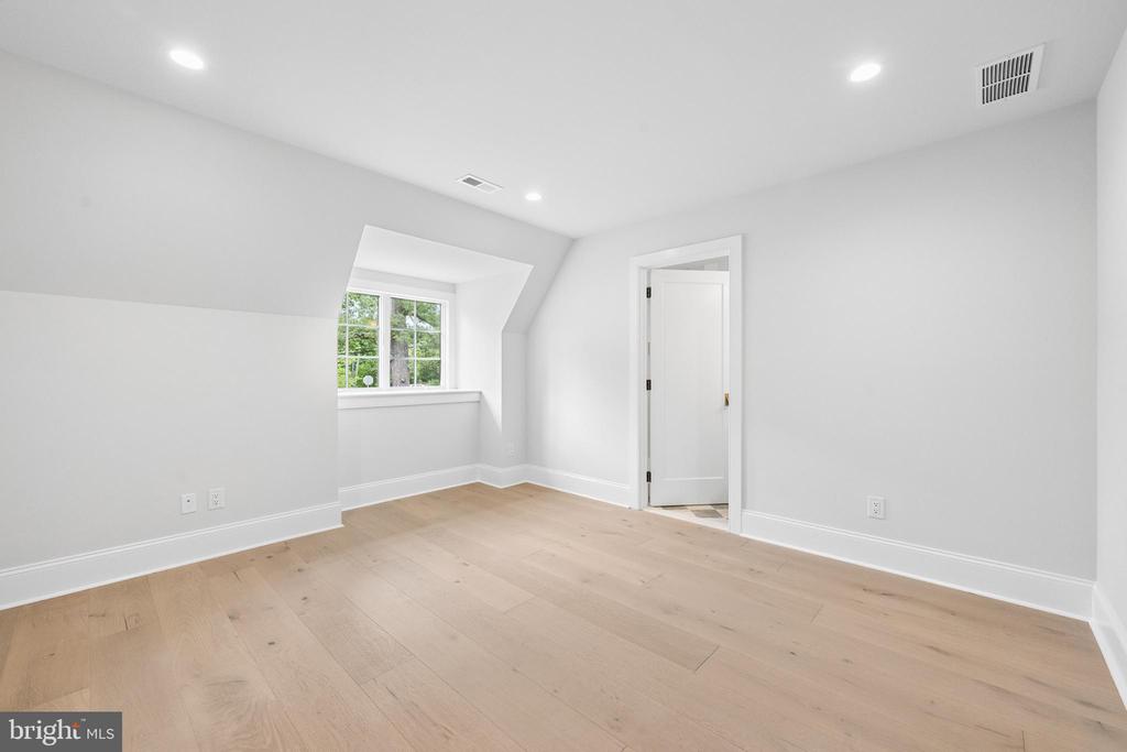 519 SUSSEX ROAD