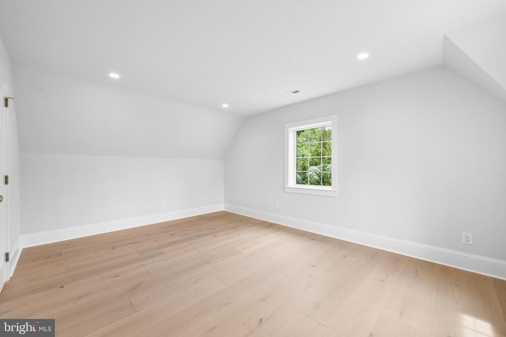 519 SUSSEX ROAD