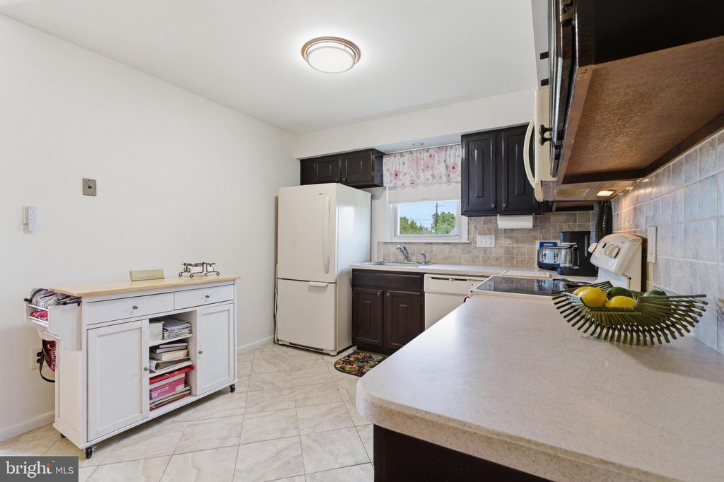 1430 COLWELL LANE