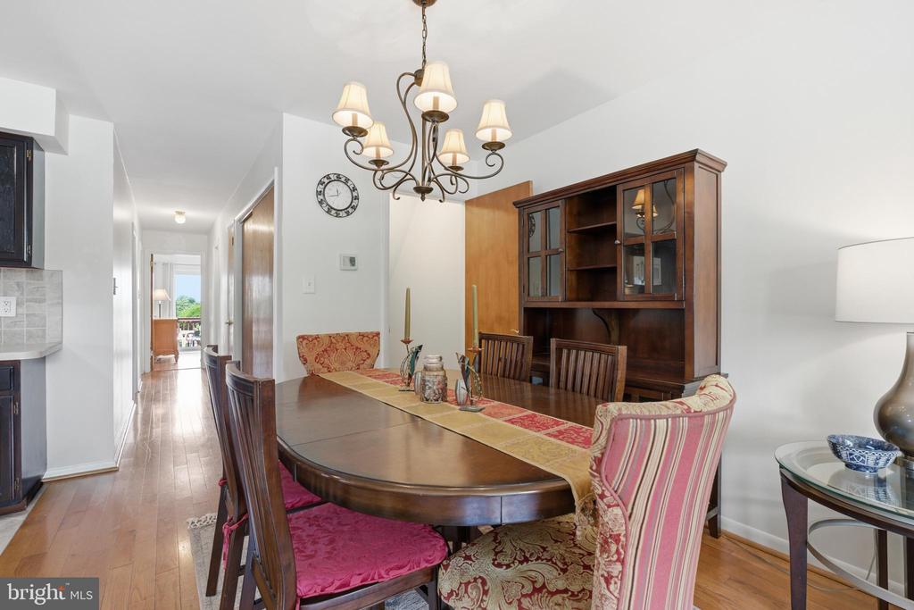 1430 COLWELL LANE