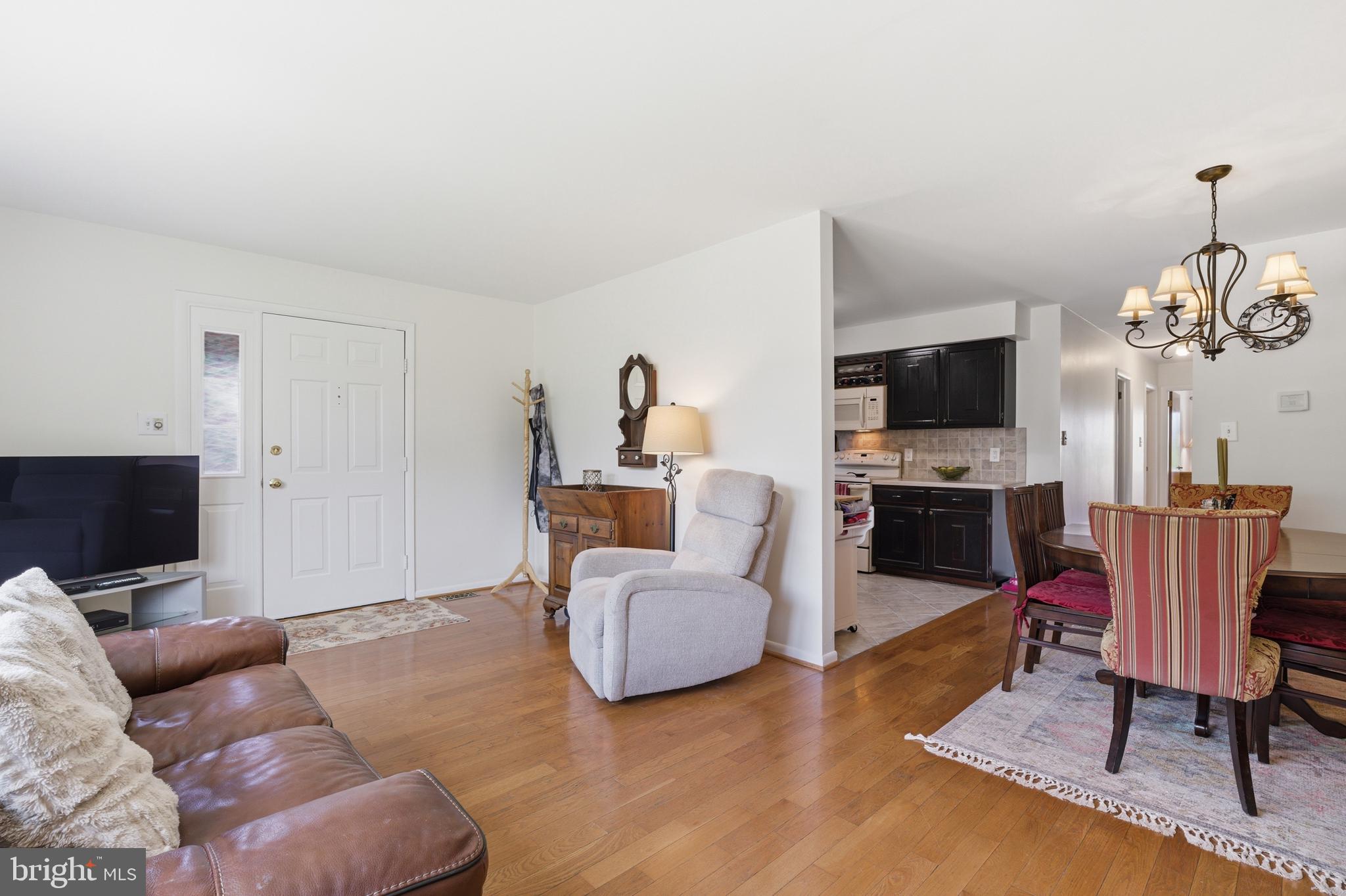 1430 COLWELL LANE