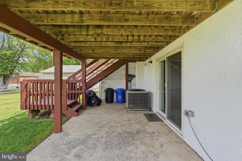 1430 COLWELL LANE