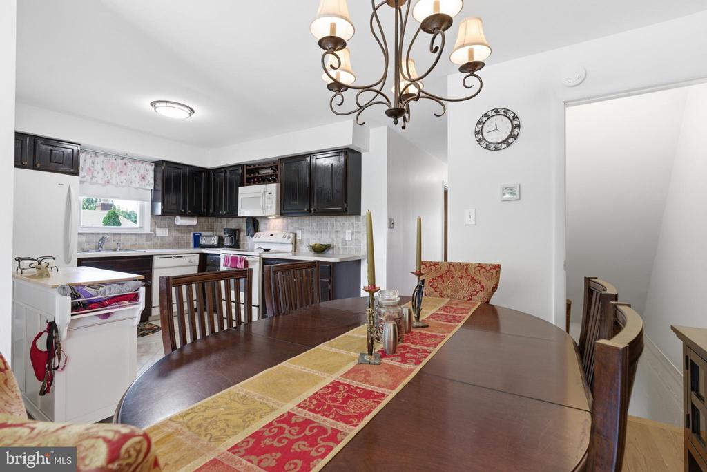1430 COLWELL LANE