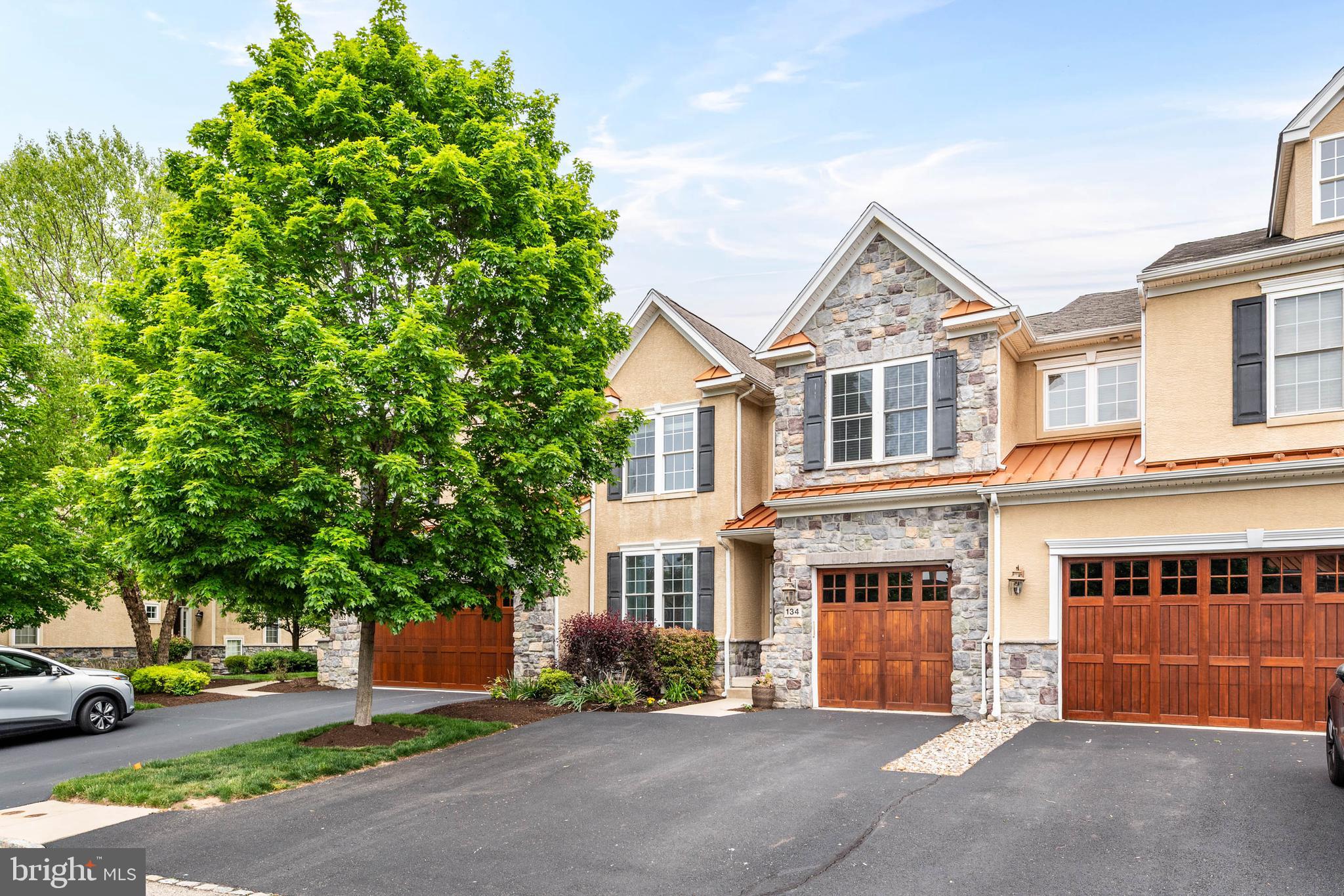 134 CARRIAGE COURT