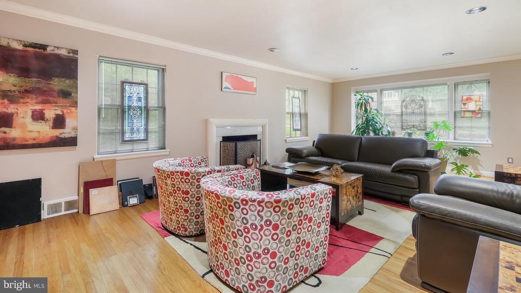 646 GREEN BRIAR ROAD