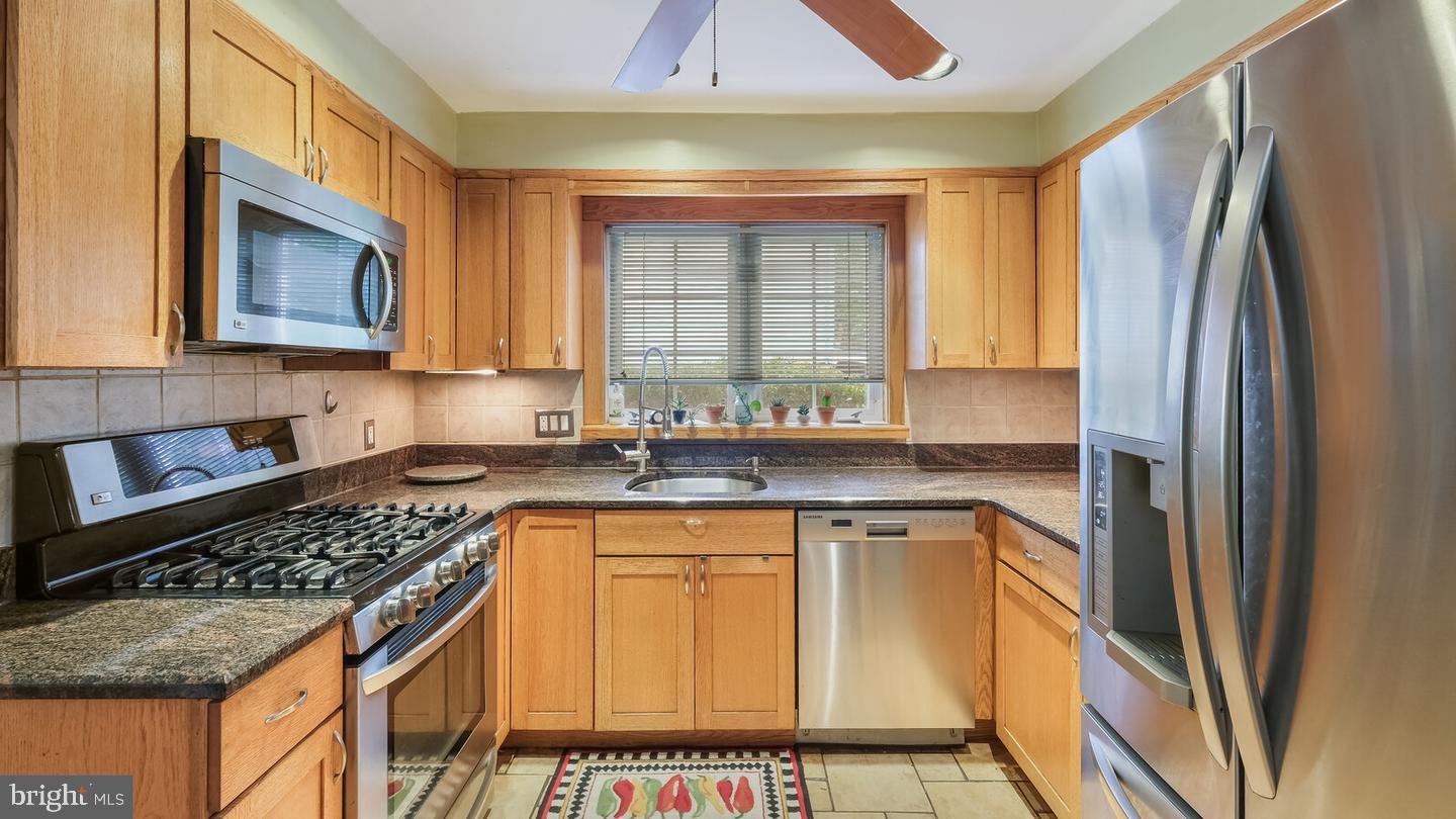 646 GREEN BRIAR ROAD