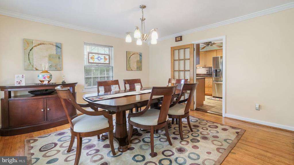 646 GREEN BRIAR ROAD