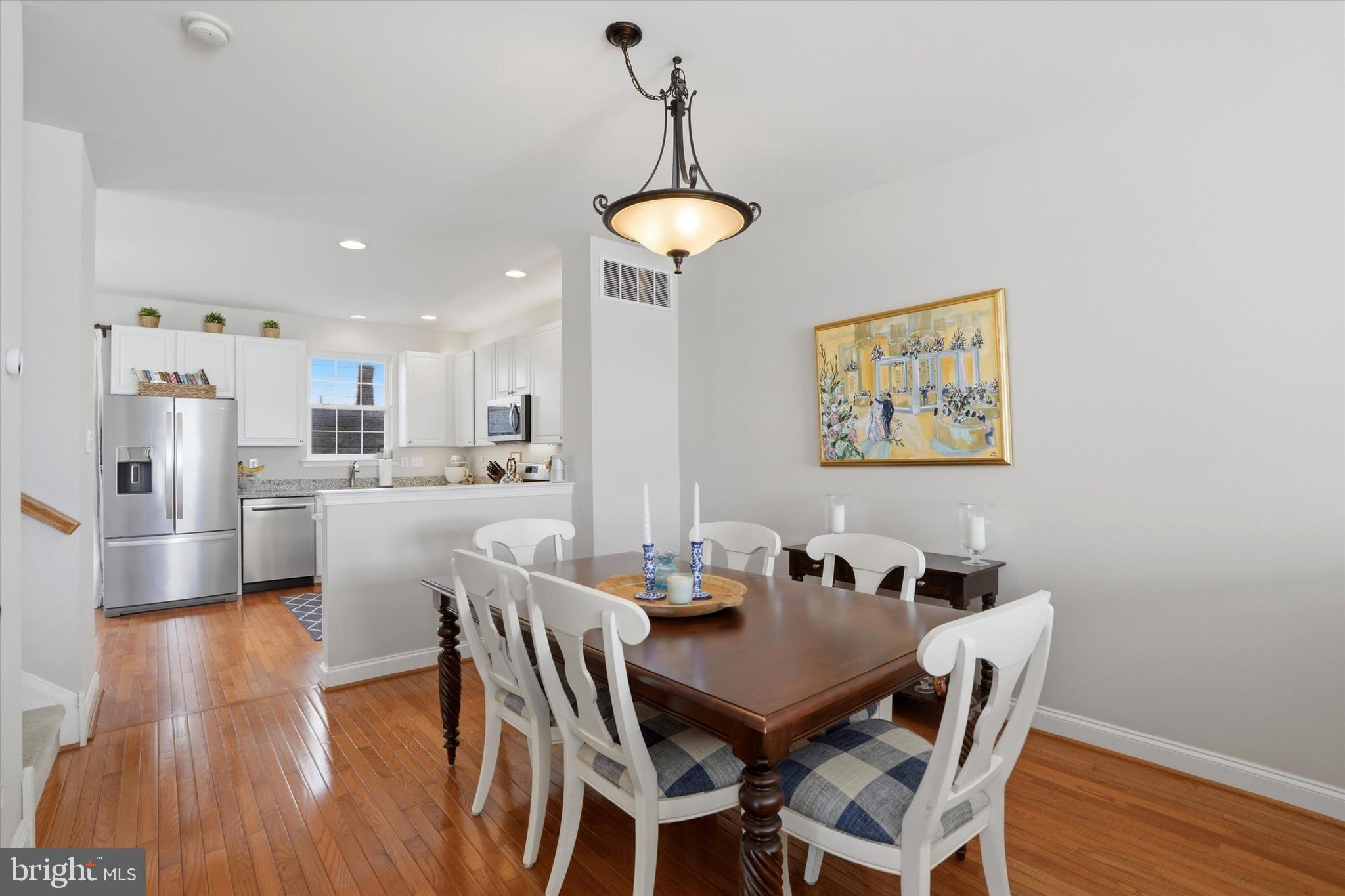 432 W 5TH AVENUE