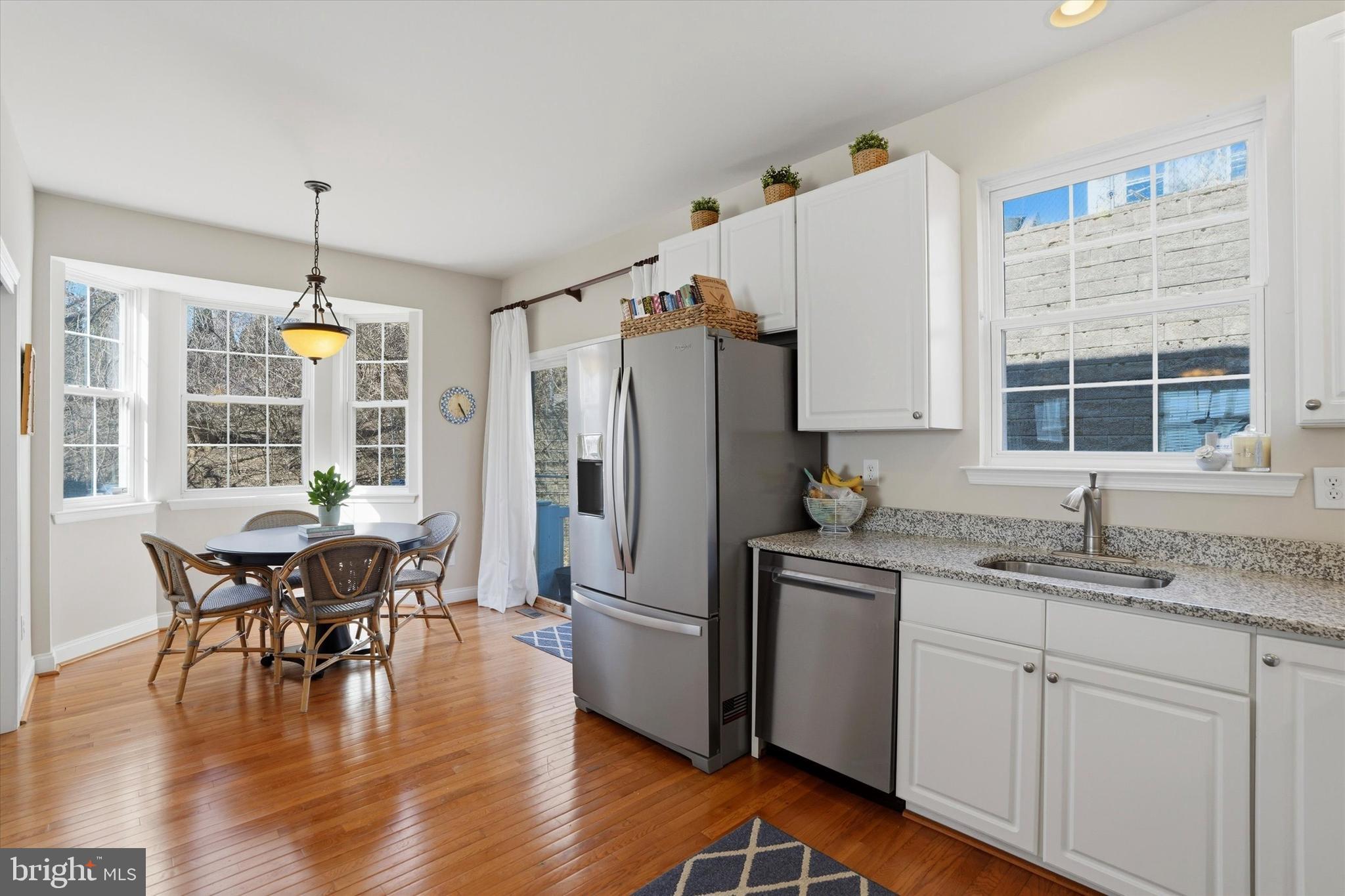 432 W 5TH AVENUE