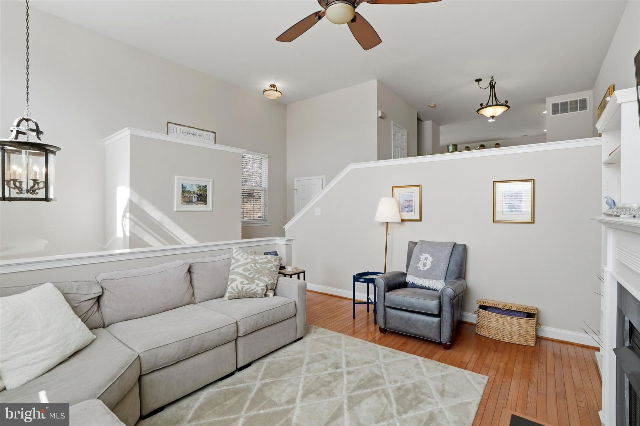 432 W 5TH AVENUE