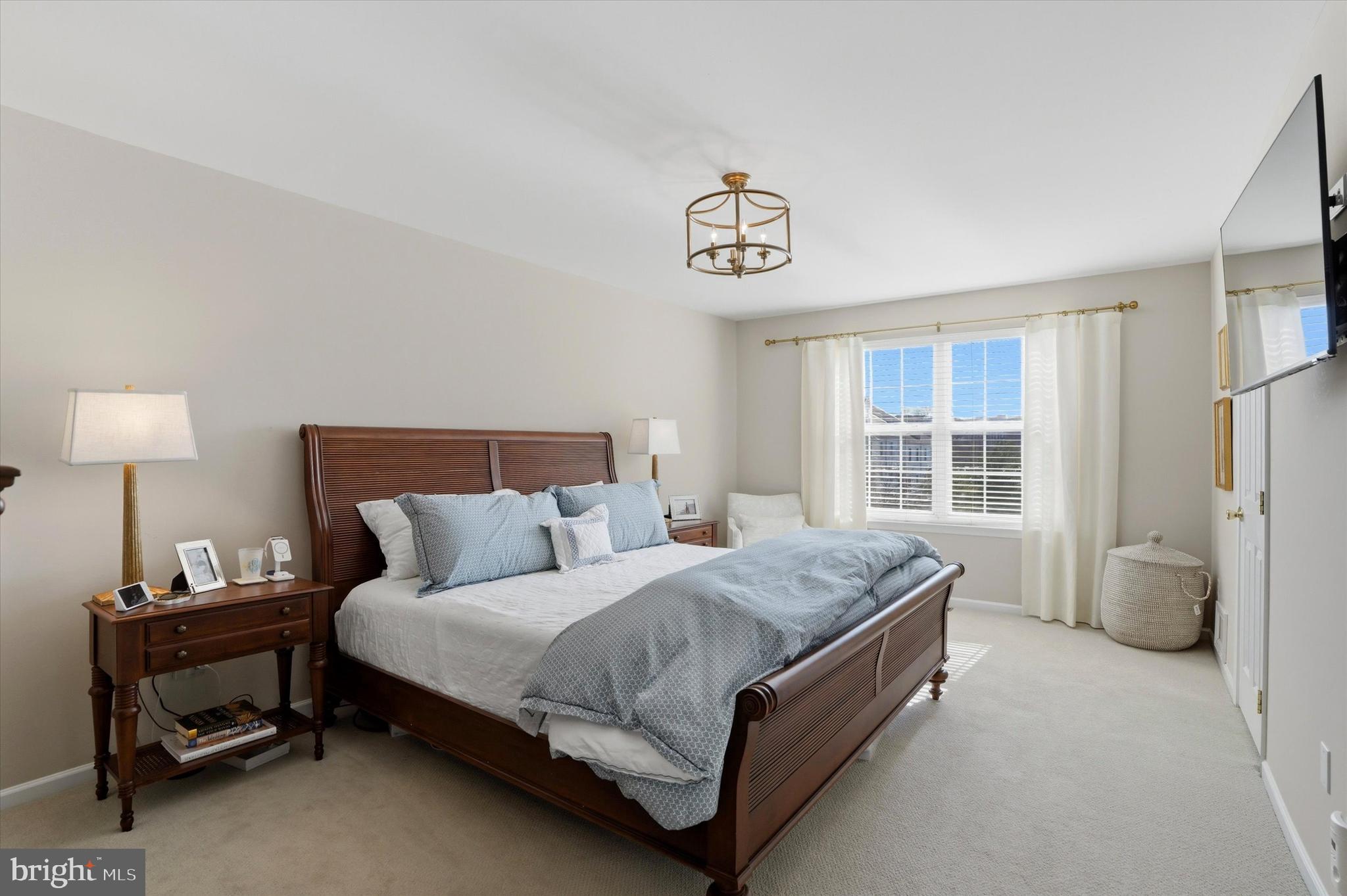 432 W 5TH AVENUE