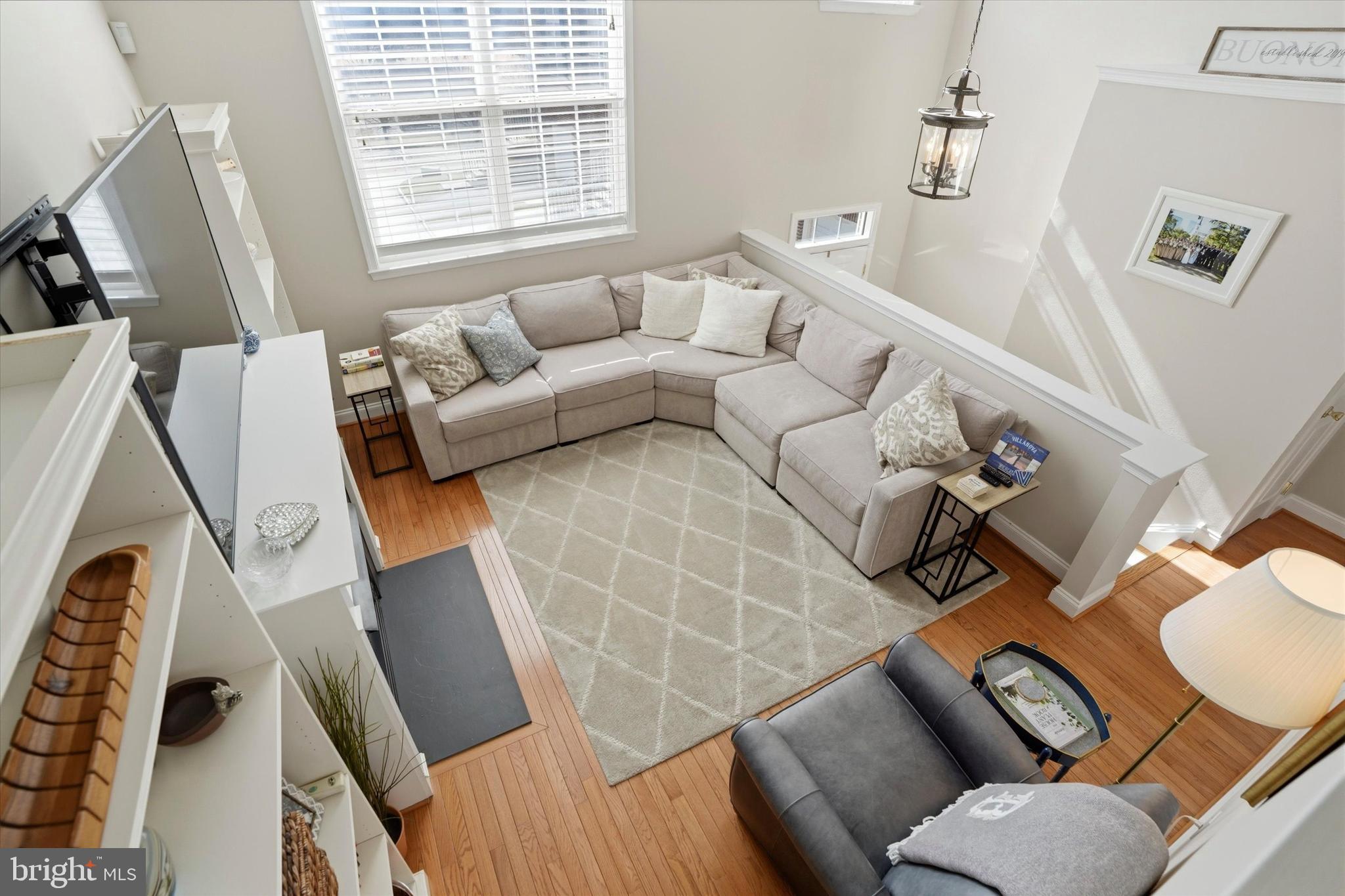 432 W 5TH AVENUE