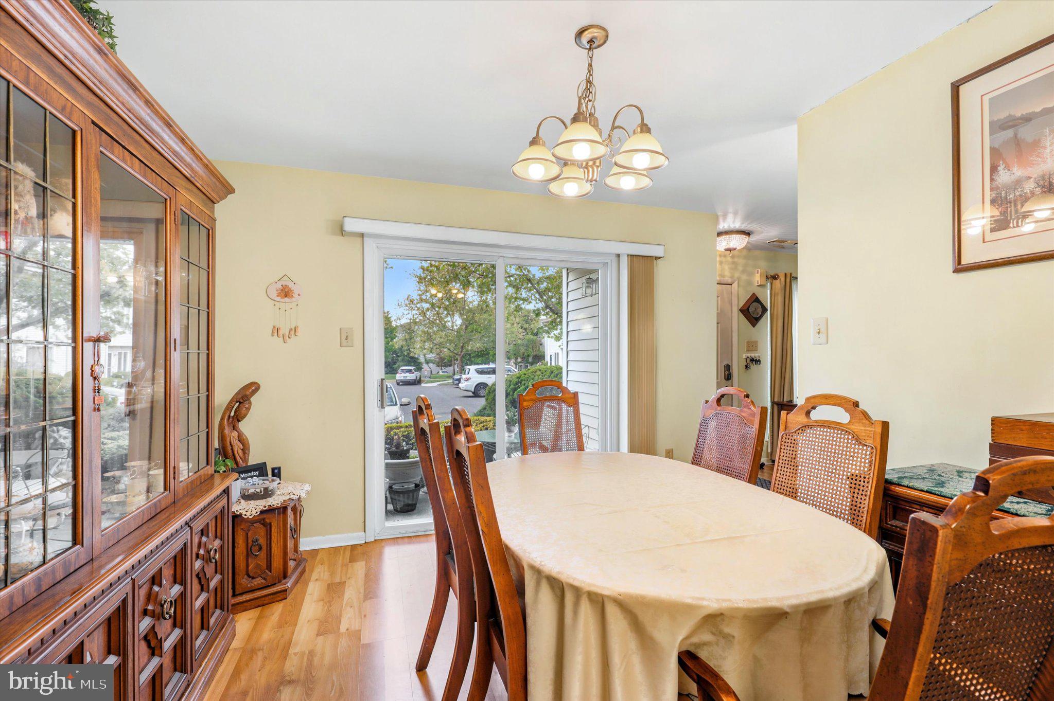 302 COLETTES COURT