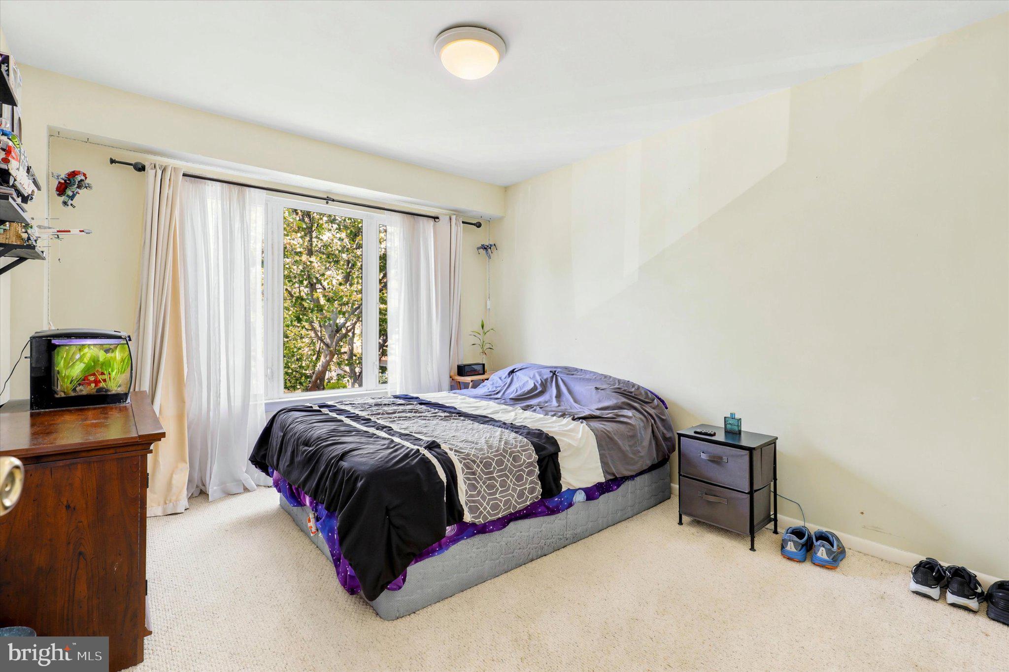 302 COLETTES COURT