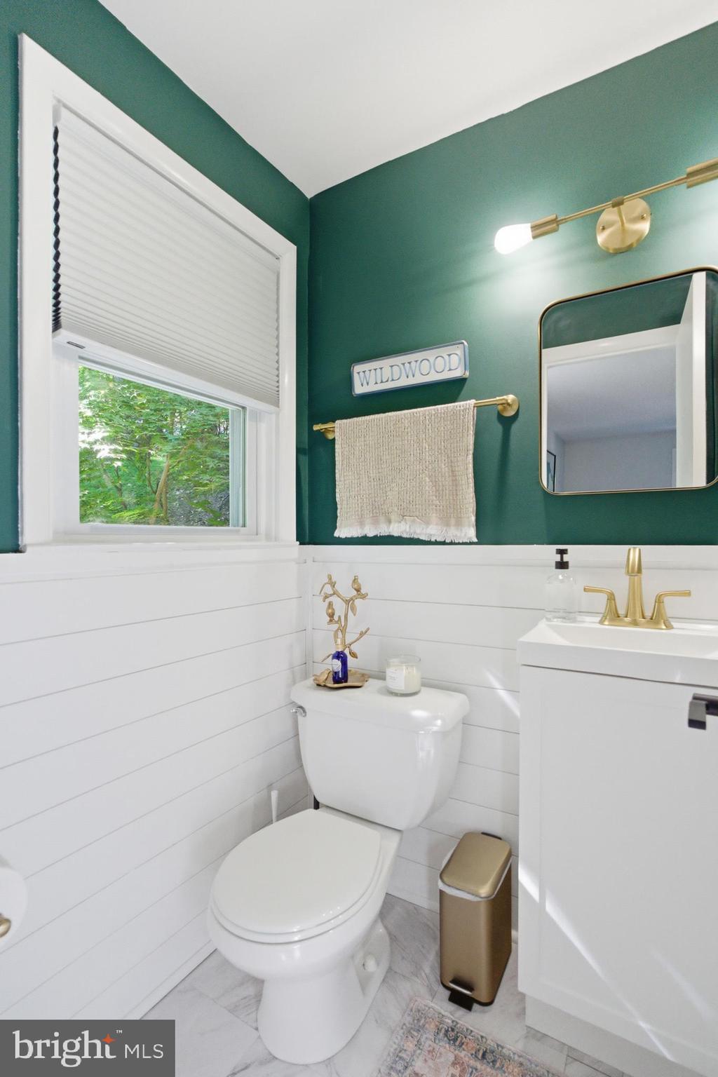 582 FOREST ROAD