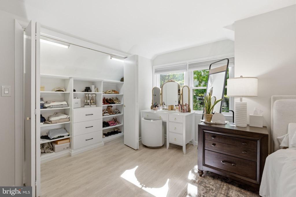 582 FOREST ROAD