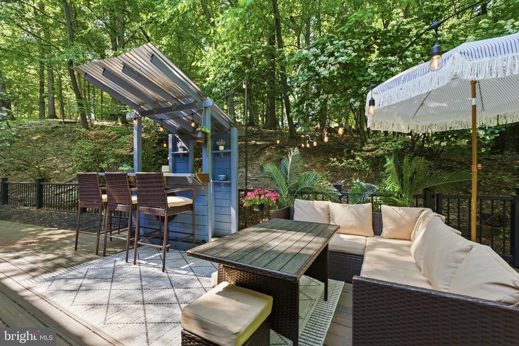 582 FOREST ROAD