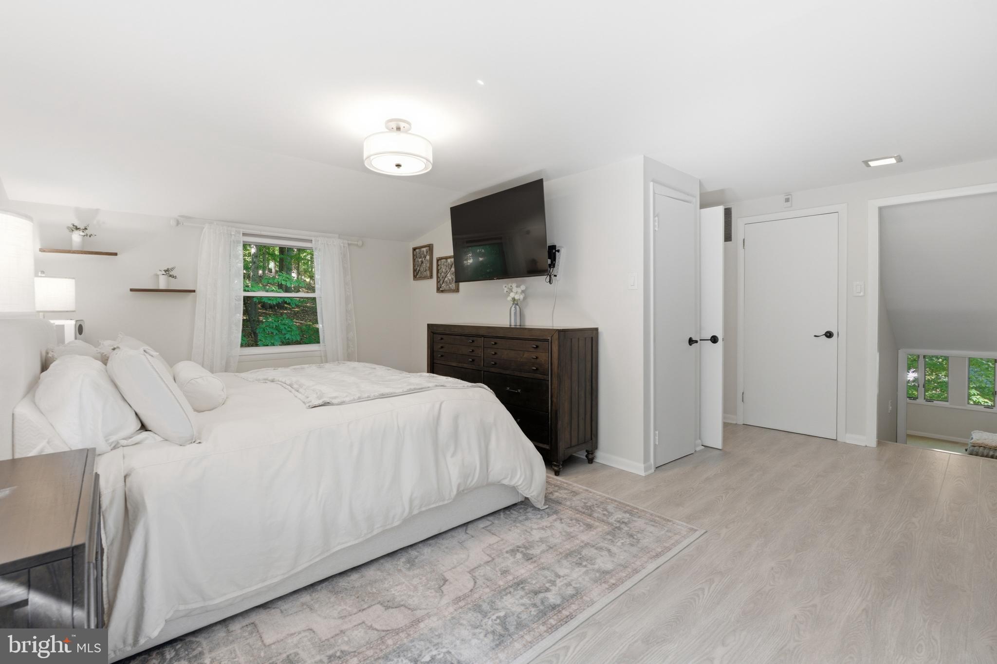 582 FOREST ROAD