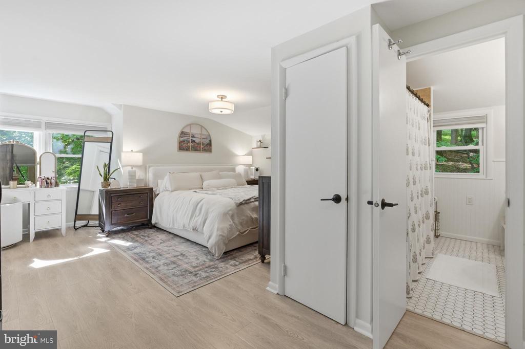 582 FOREST ROAD
