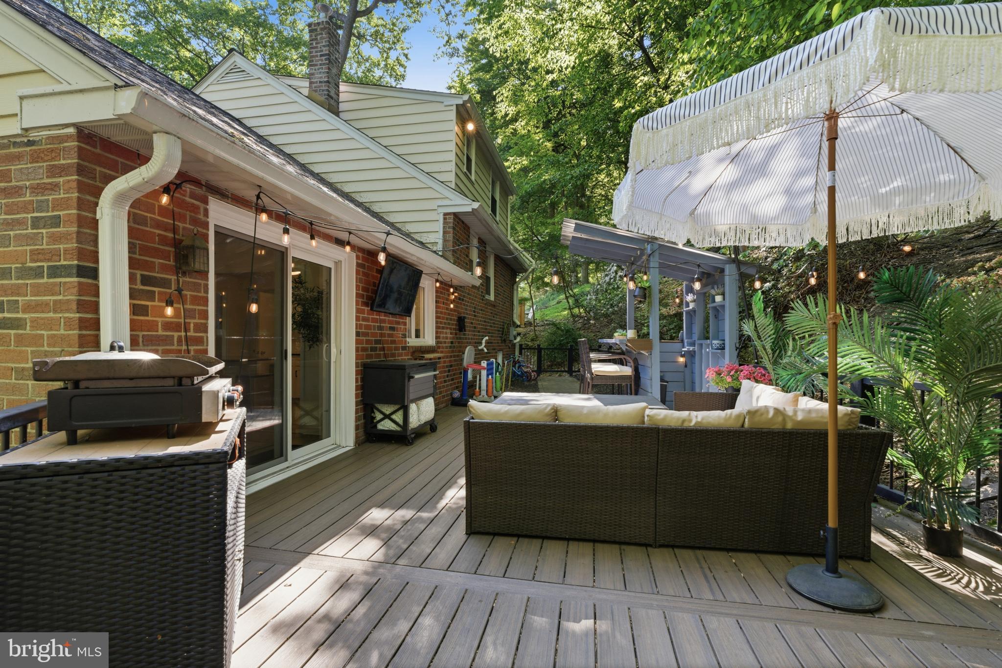 582 FOREST ROAD