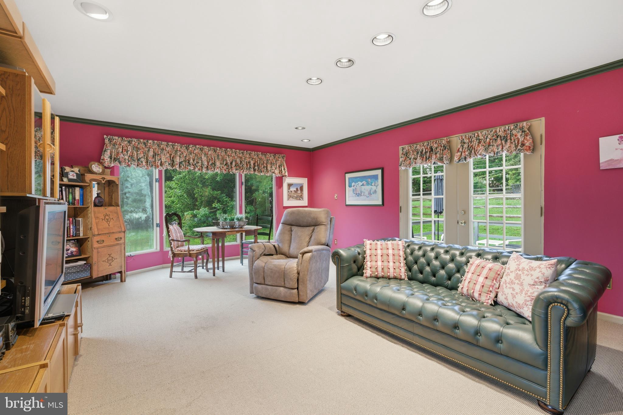 510 TWIN OAKS DRIVE