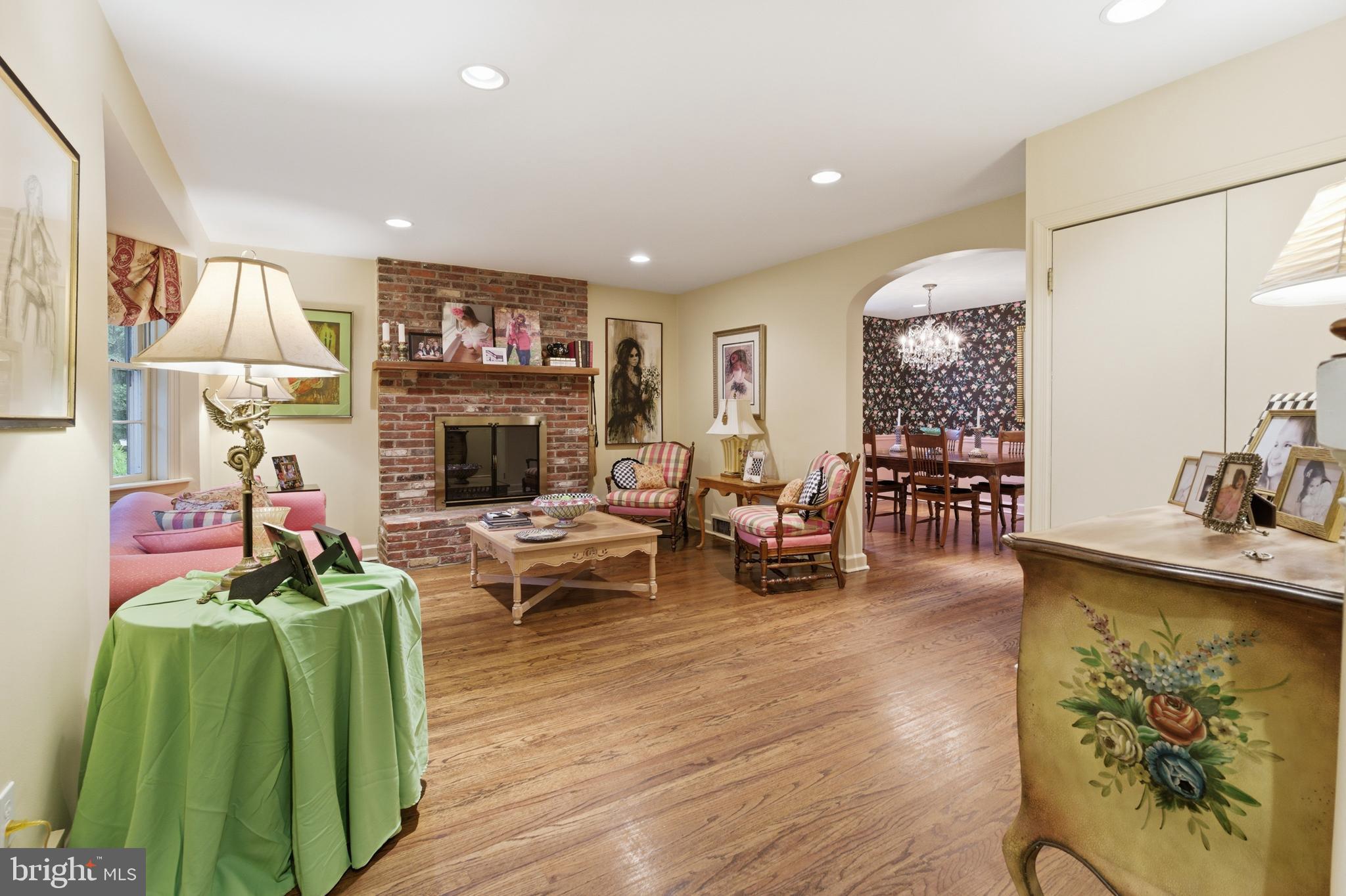 510 TWIN OAKS DRIVE