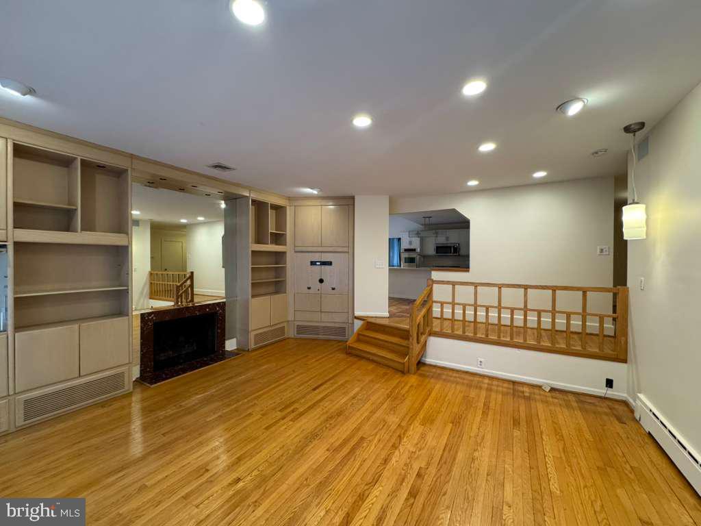 8233 FAIRVIEW ROAD