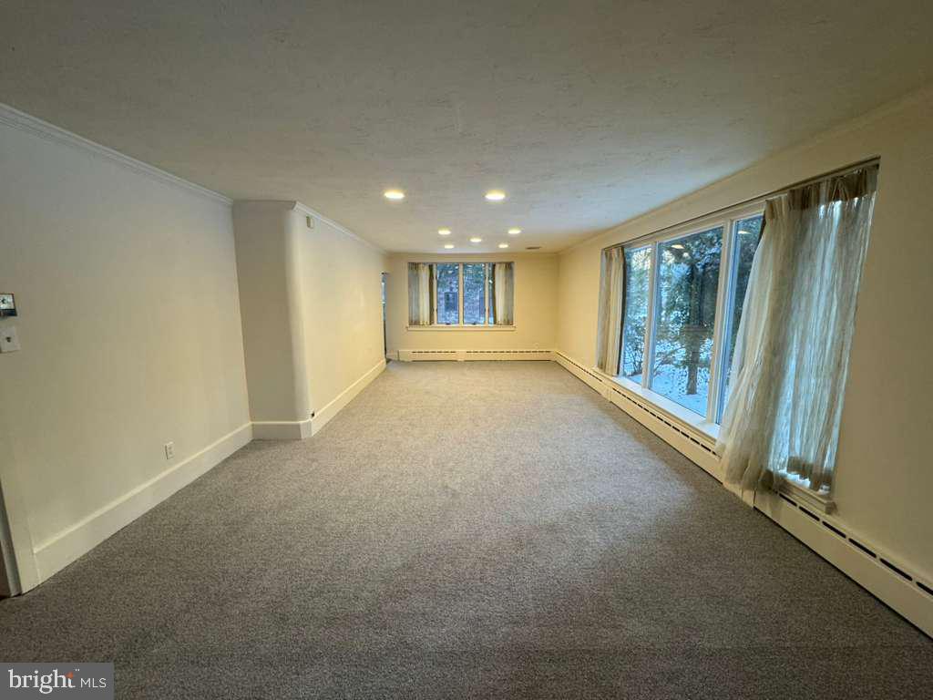 8233 FAIRVIEW ROAD