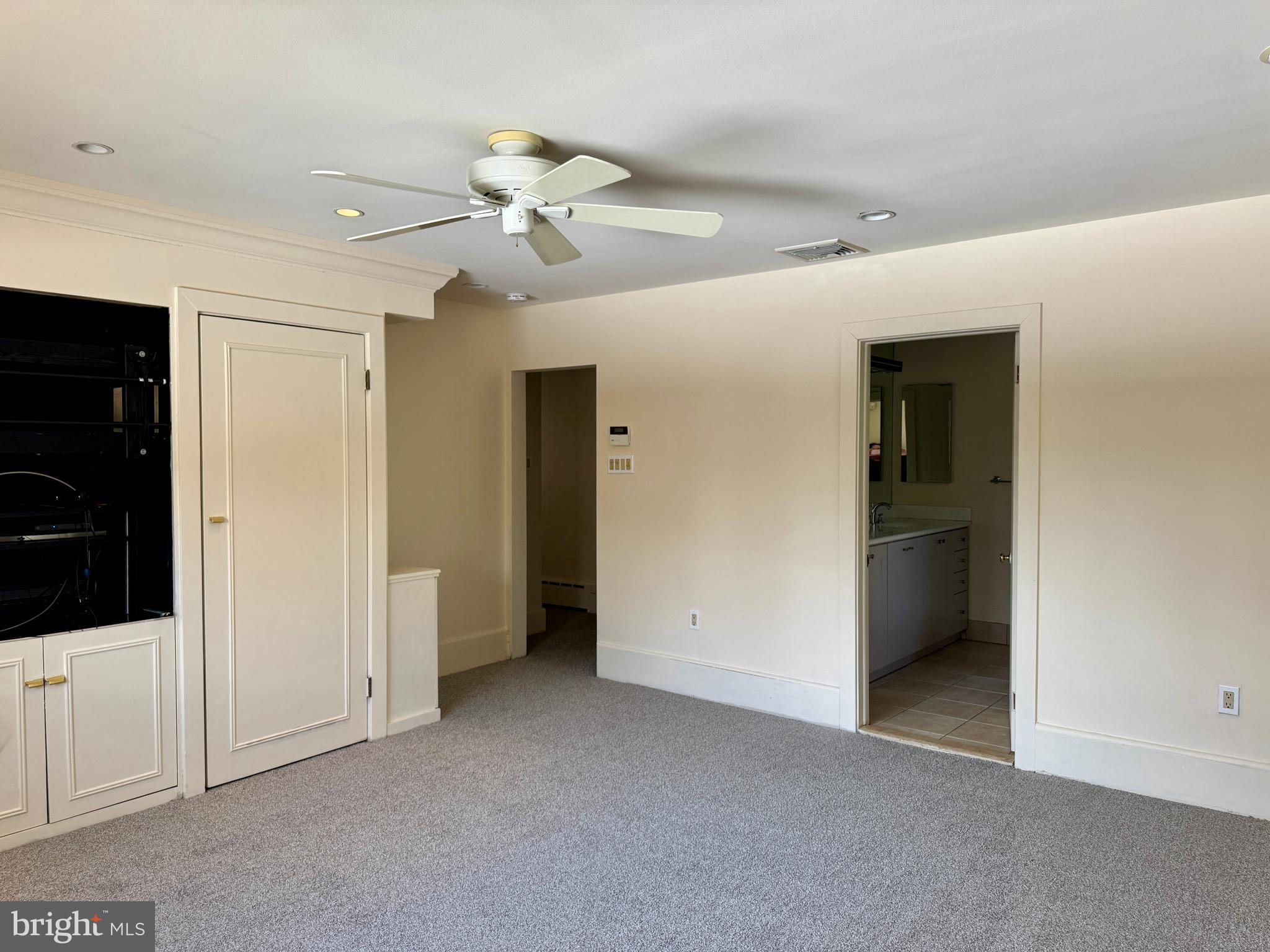 8233 FAIRVIEW ROAD