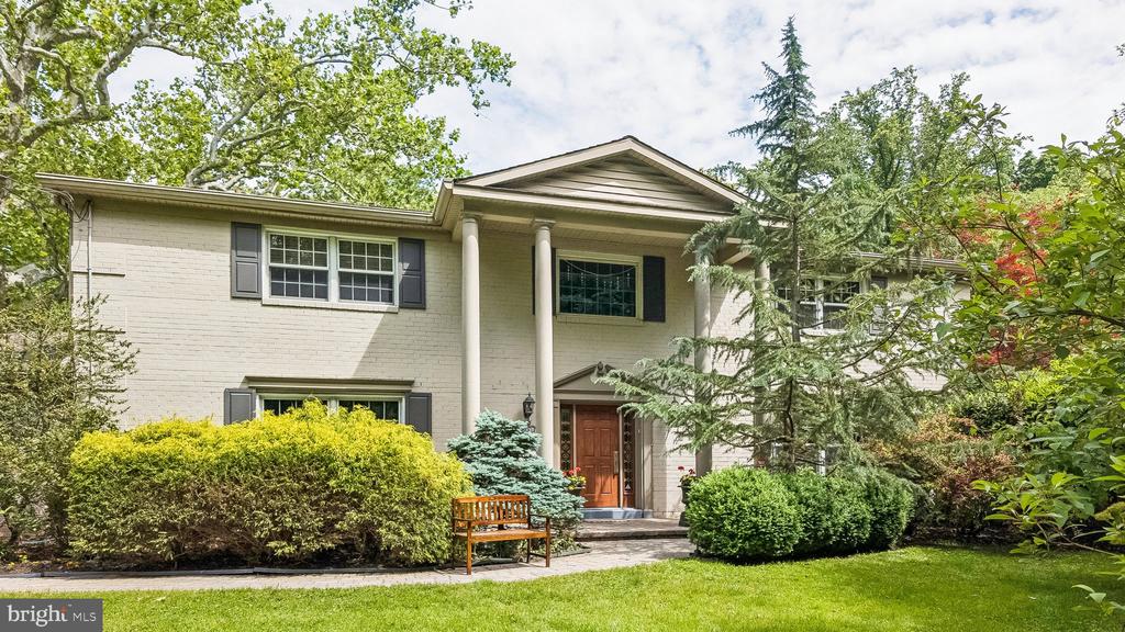 801 N WOODBINE AVENUE