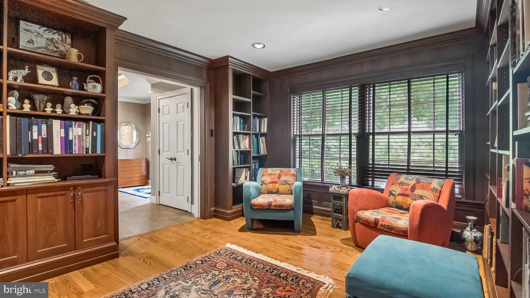 801 N WOODBINE AVENUE