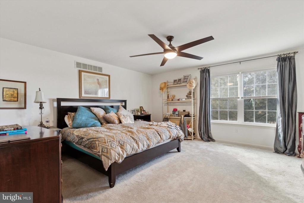 220 PRIMROSE LANE