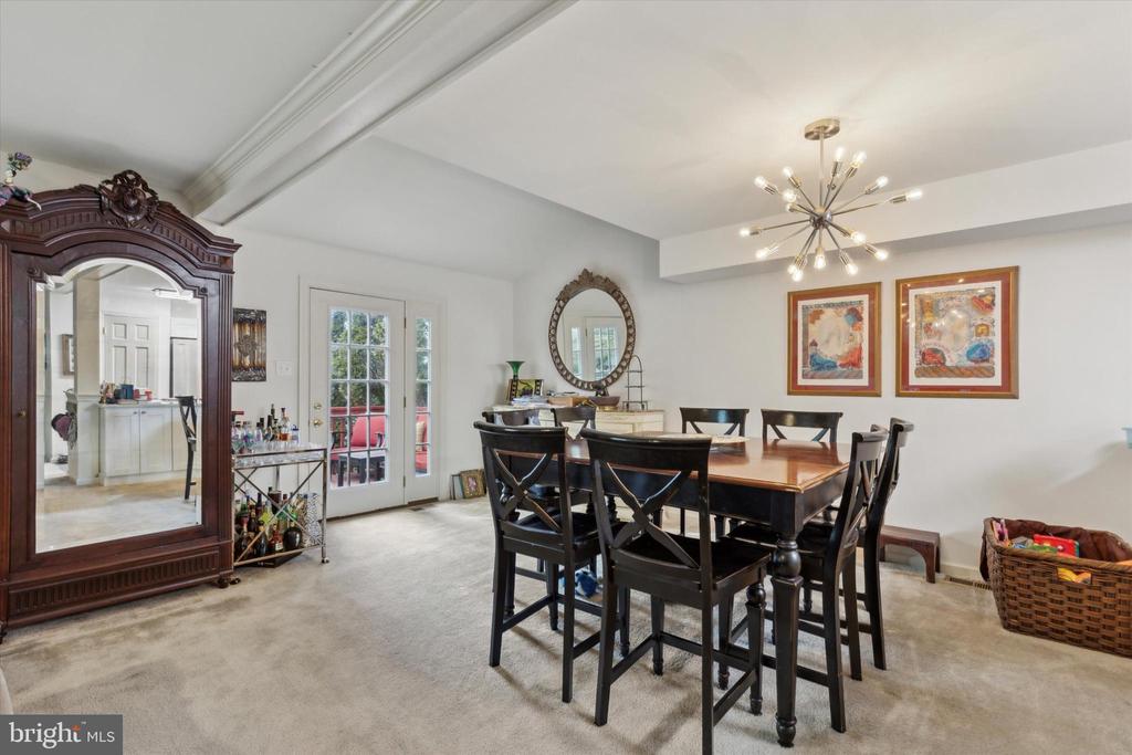 220 PRIMROSE LANE