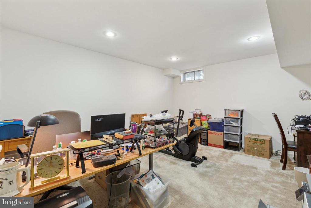 220 PRIMROSE LANE