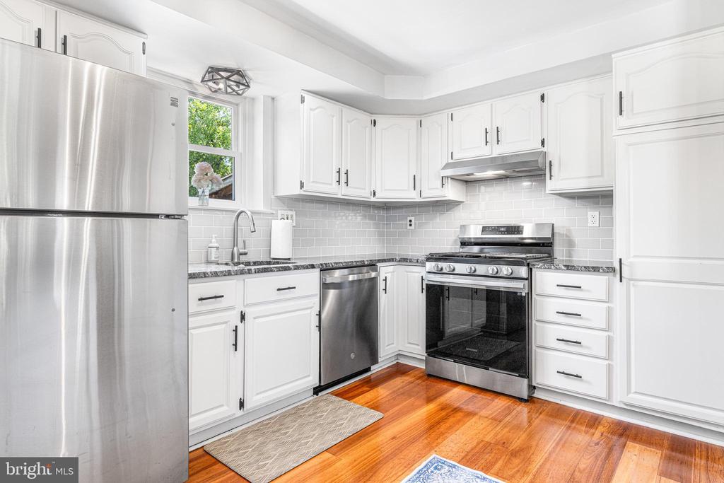 136 W 2ND AVENUE