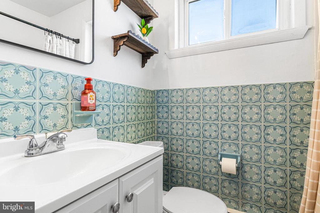 136 W 2ND AVENUE
