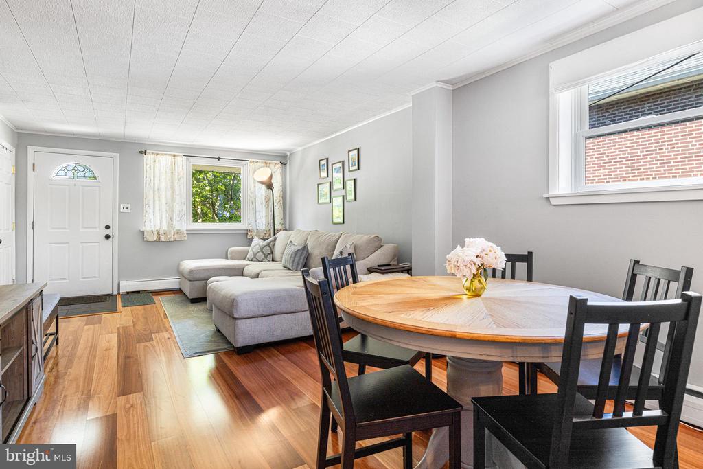136 W 2ND AVENUE