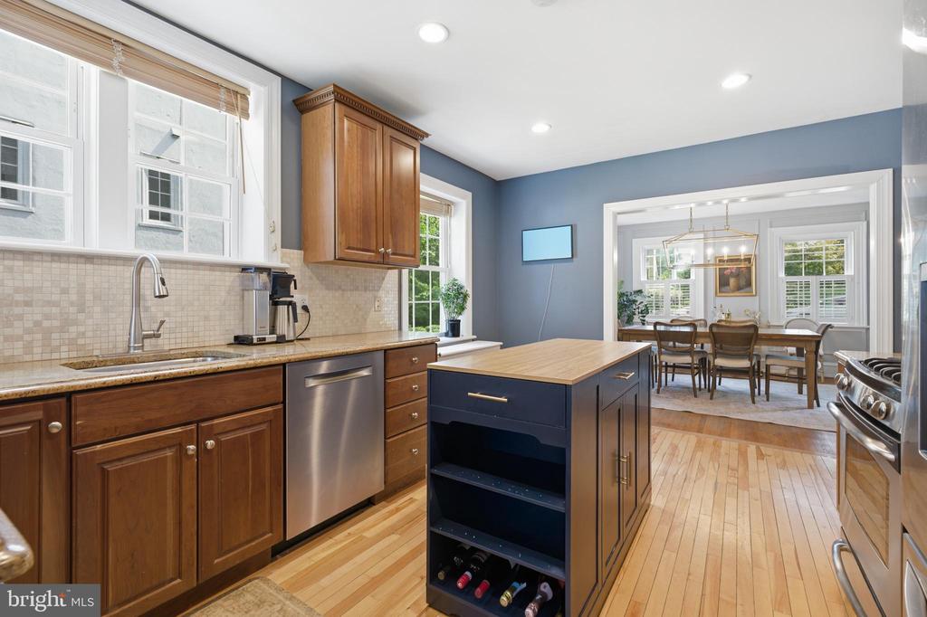 1427 ORCHARD WAY