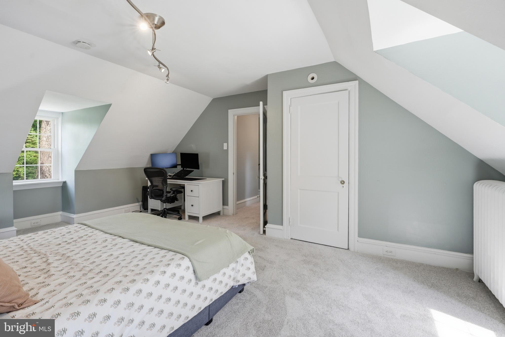 1427 ORCHARD WAY