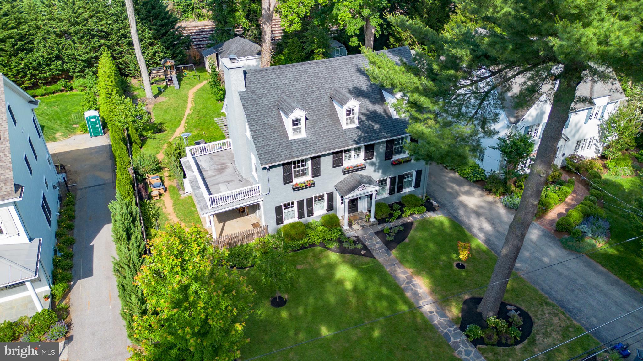 1427 ORCHARD WAY