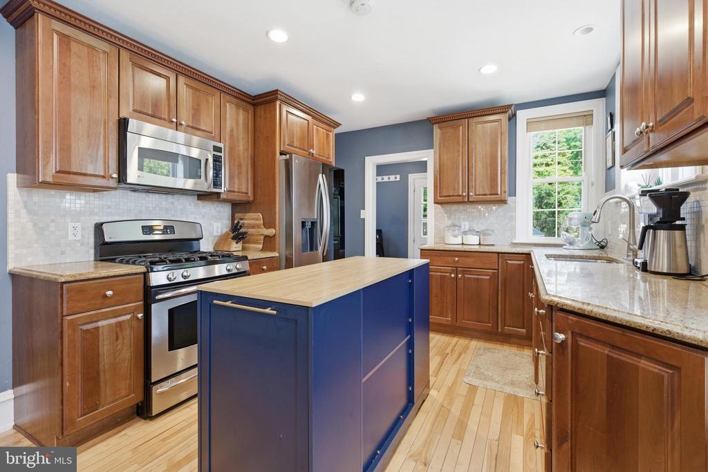 1427 ORCHARD WAY