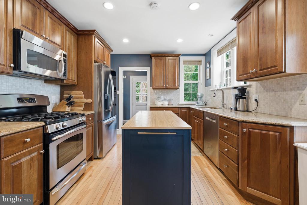 1427 ORCHARD WAY
